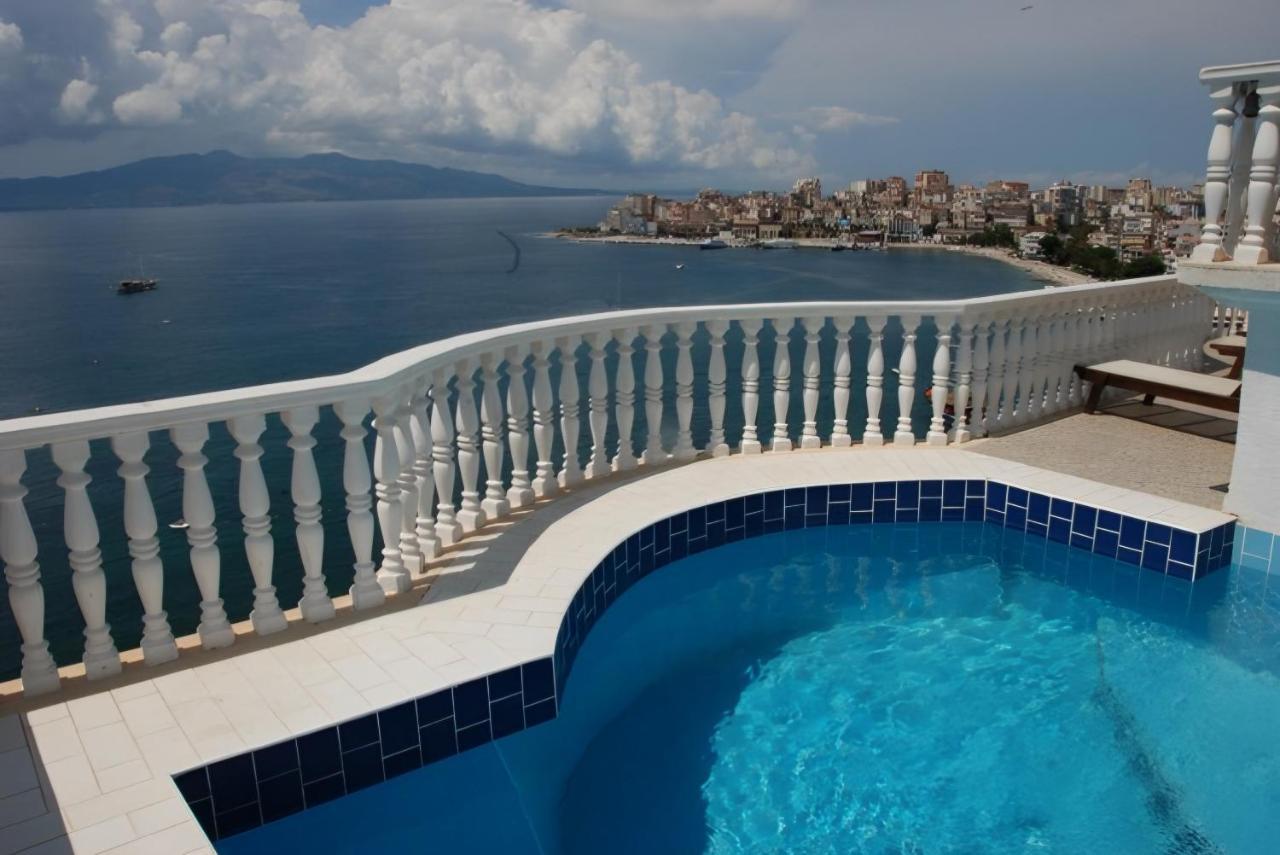 Monte Cristo Hotel With Rooftop Pool Saranda Kültér fotó