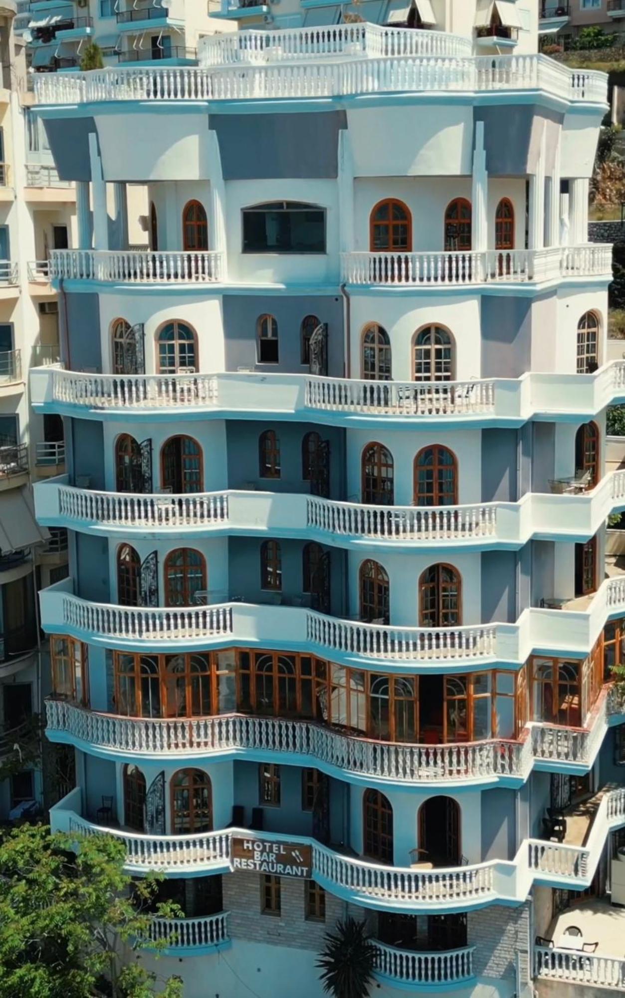 Monte Cristo Hotel With Rooftop Pool Saranda Kültér fotó