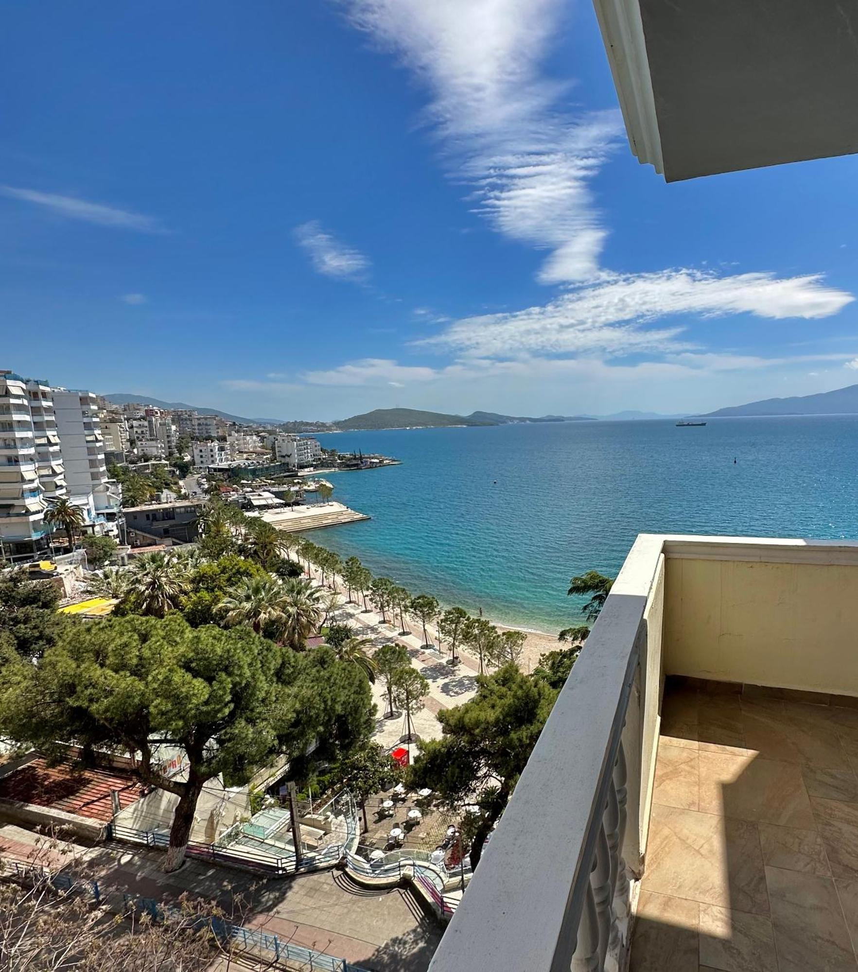 Monte Cristo Hotel With Rooftop Pool Saranda Kültér fotó
